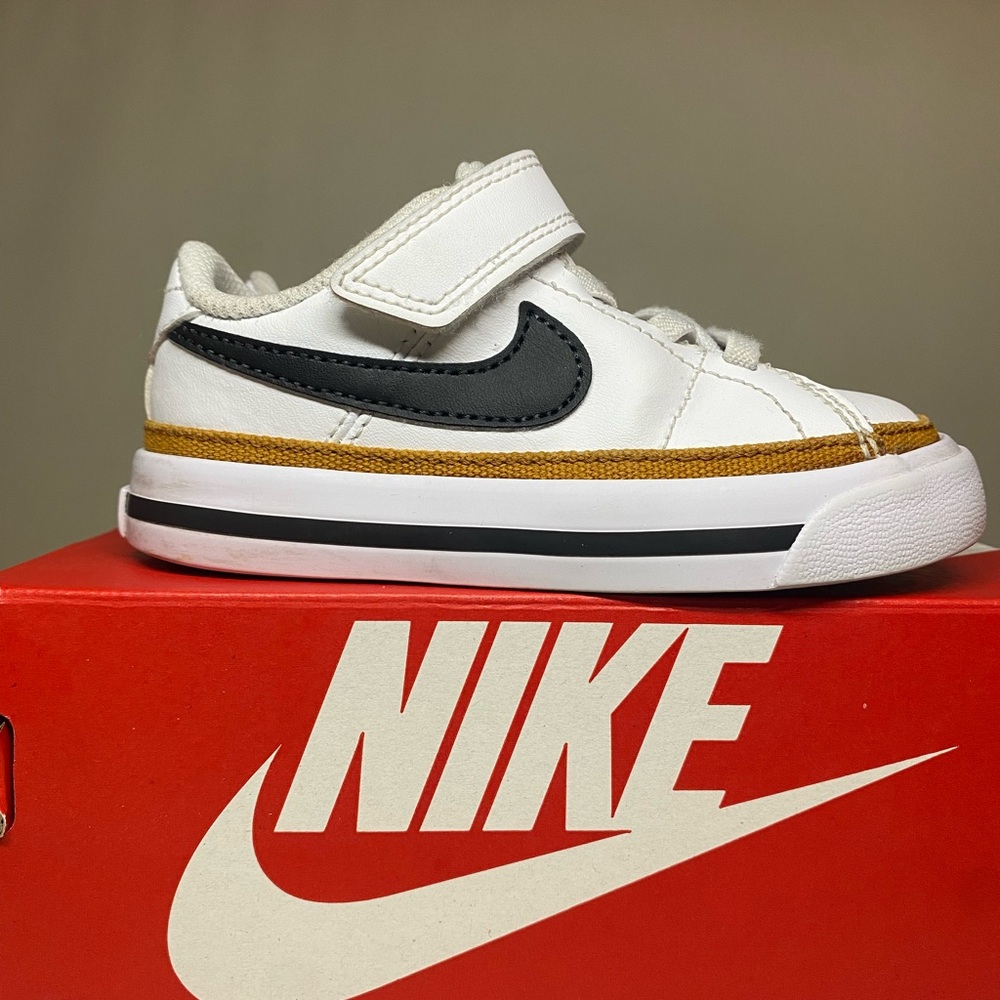 used sneakers excellent condition